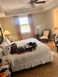 King room, no water view