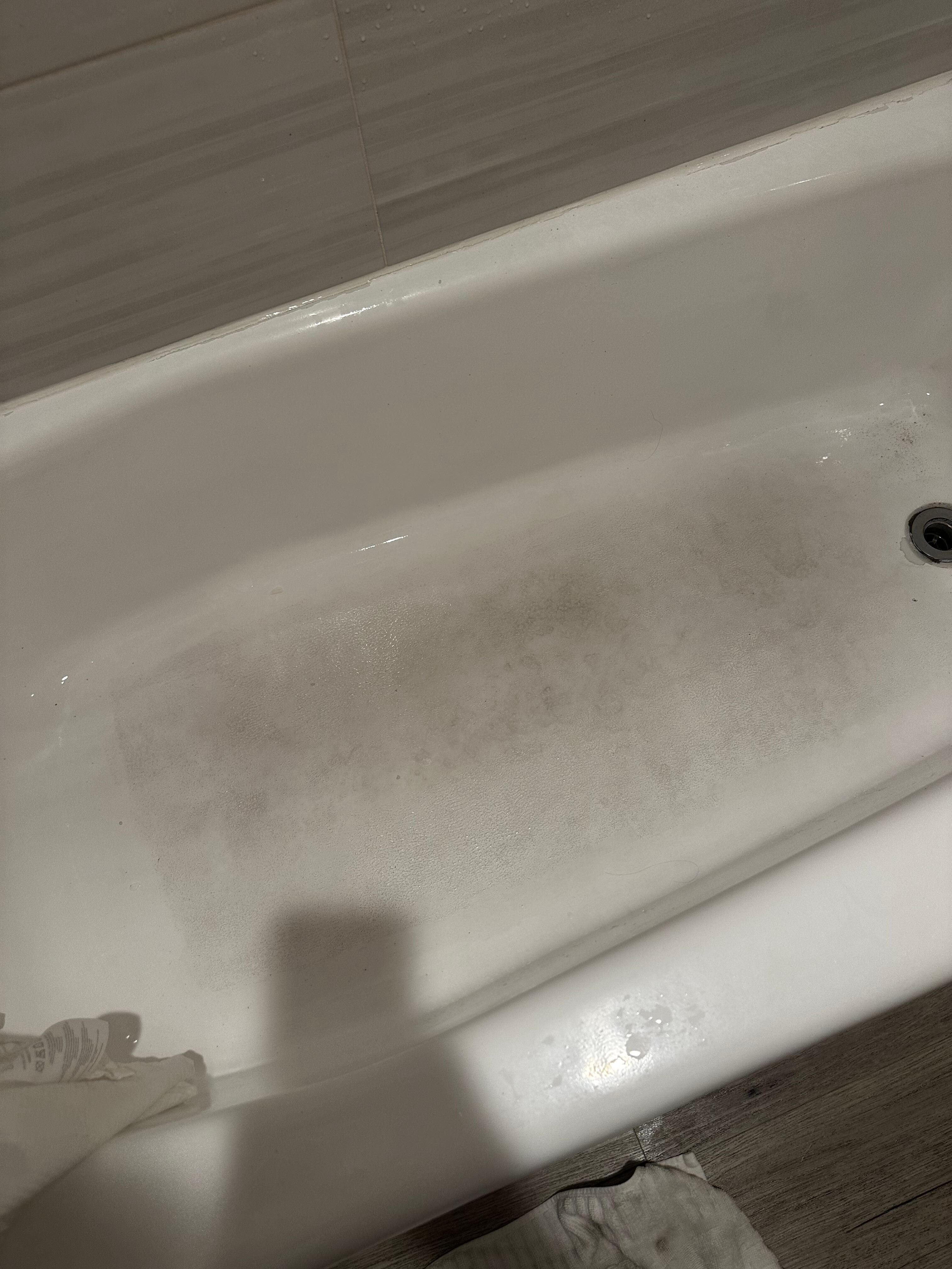 Like black bath tubes ?