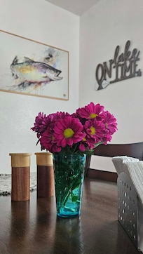 Fresh flowers, a bowl of candy, delectable muffins, beer in the fridge & a fresh clean smell welcomed us upon arrival