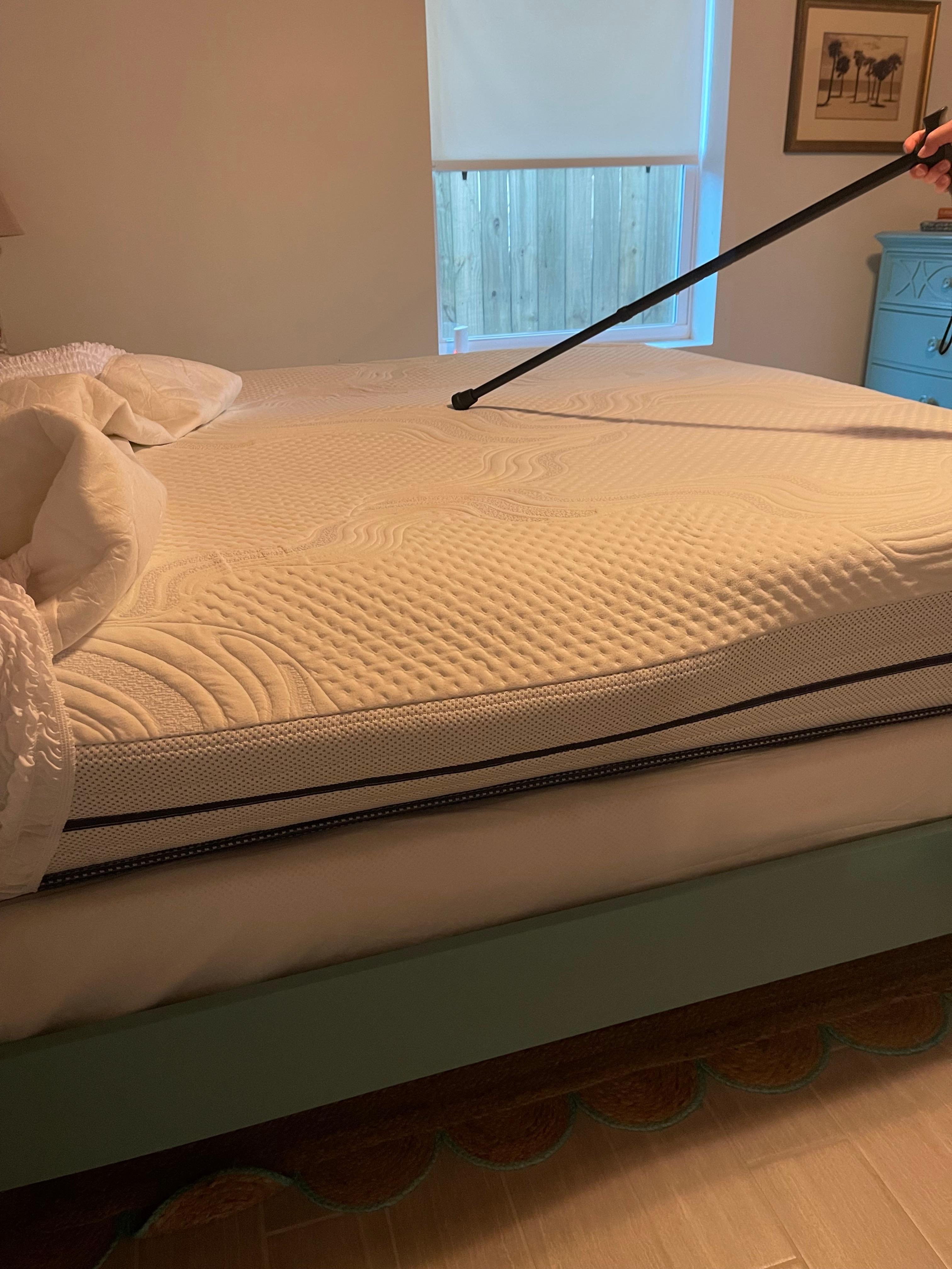 Center of gel top is worn out too.