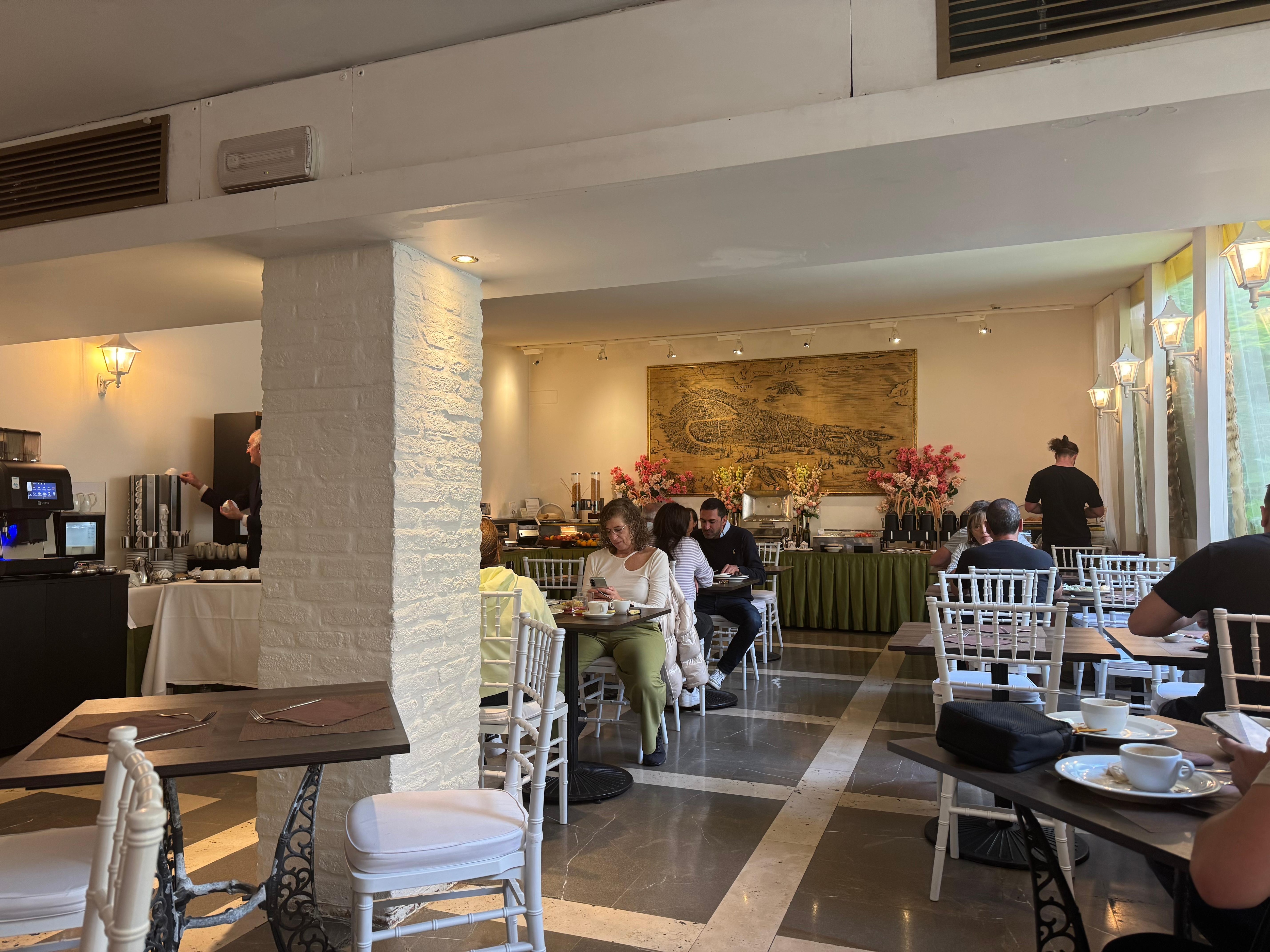 Breakfast area