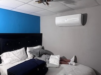 No windows in any of the room and no answer from host for reimbursement, since we had to relocate due to massive and power outage and never slept in his house.