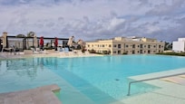 Infinity pool on the 3rd floor