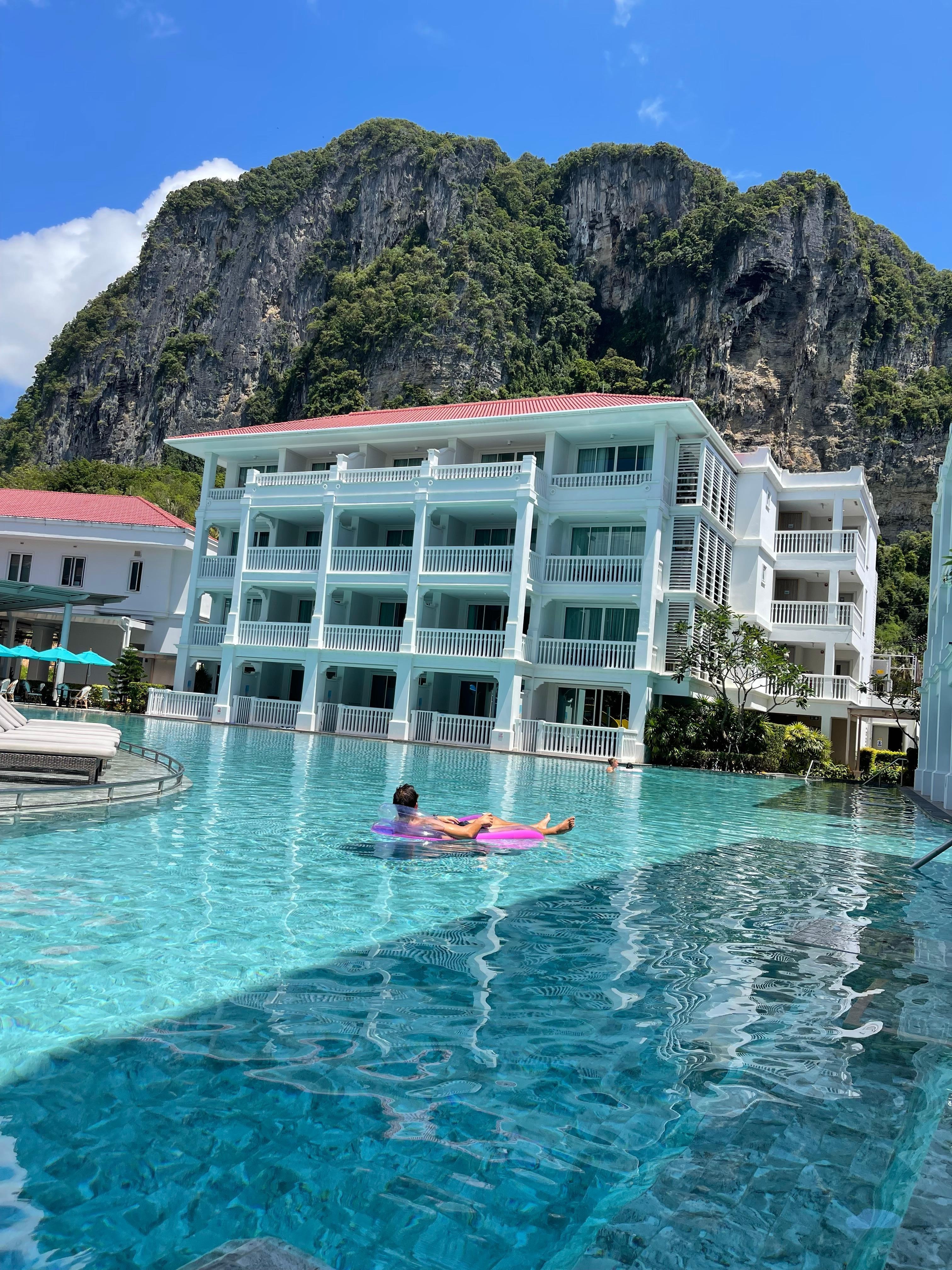 The main pool, there’re also 2 slides 