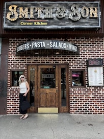 Lunch at Smith & Sons on the main drag in Gatlinburg. HIGHLY RECOMMENDED. Great food and very reasonable prices.