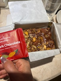 ケーキとチョコのプレゼントがありました。
どちらもとても美味しかったです。