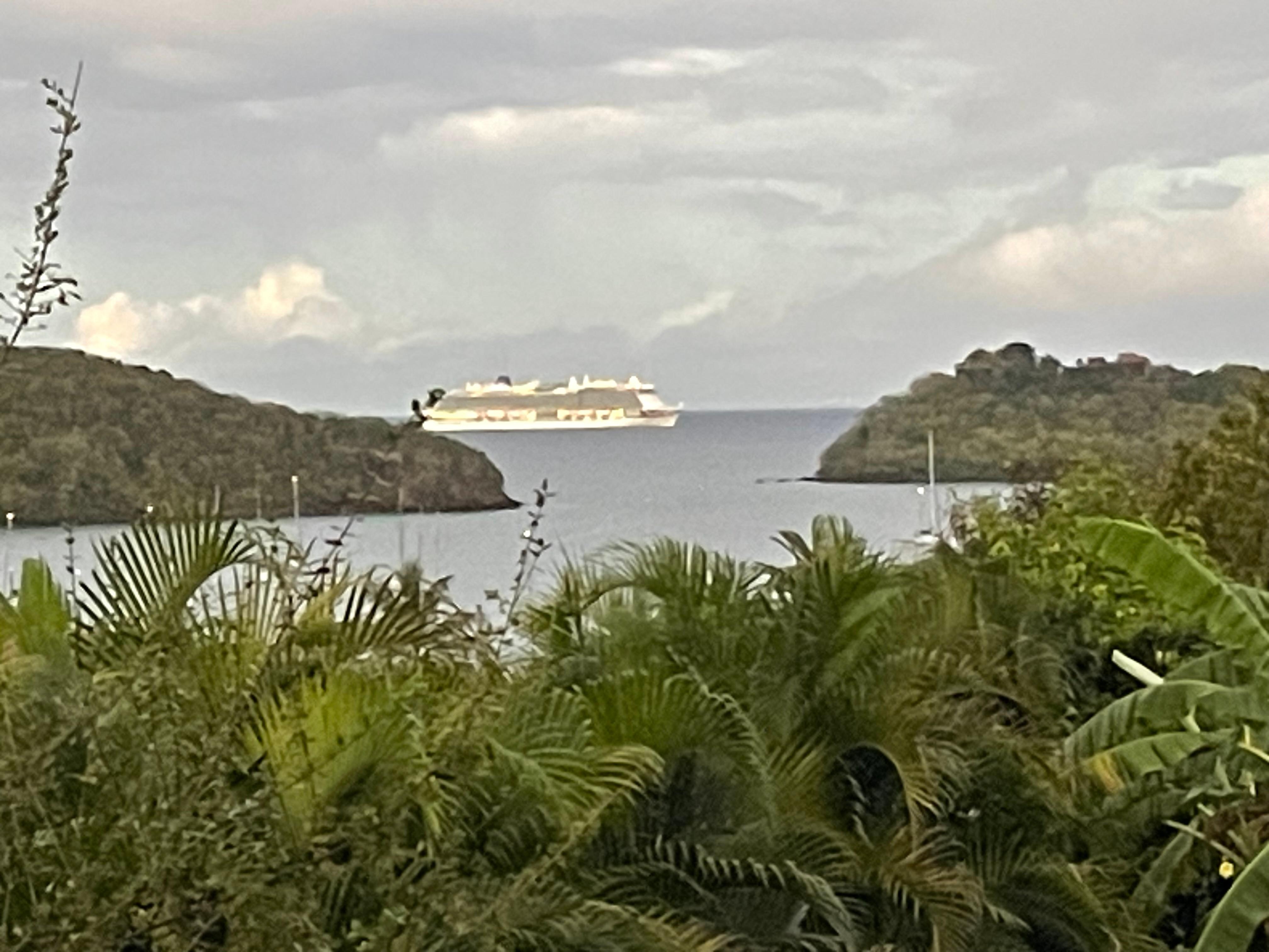 Vue de la baie et bateau 