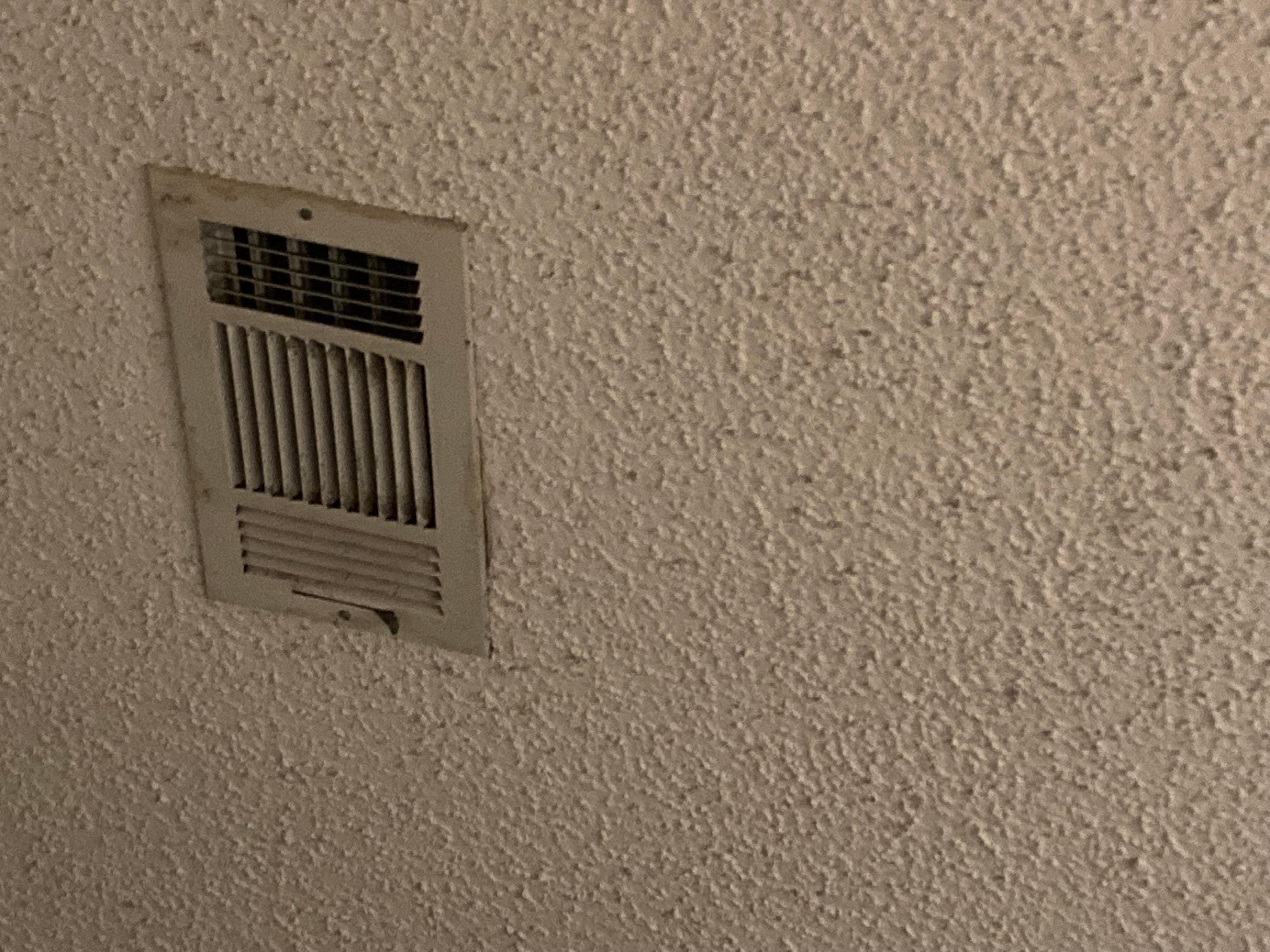Air vent/ceiling