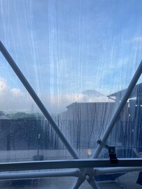 テントからの雨上がりの富士山