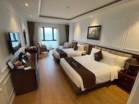 Bedroom (Royal Room with ocean view)