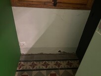 Completely old and beaten up place!