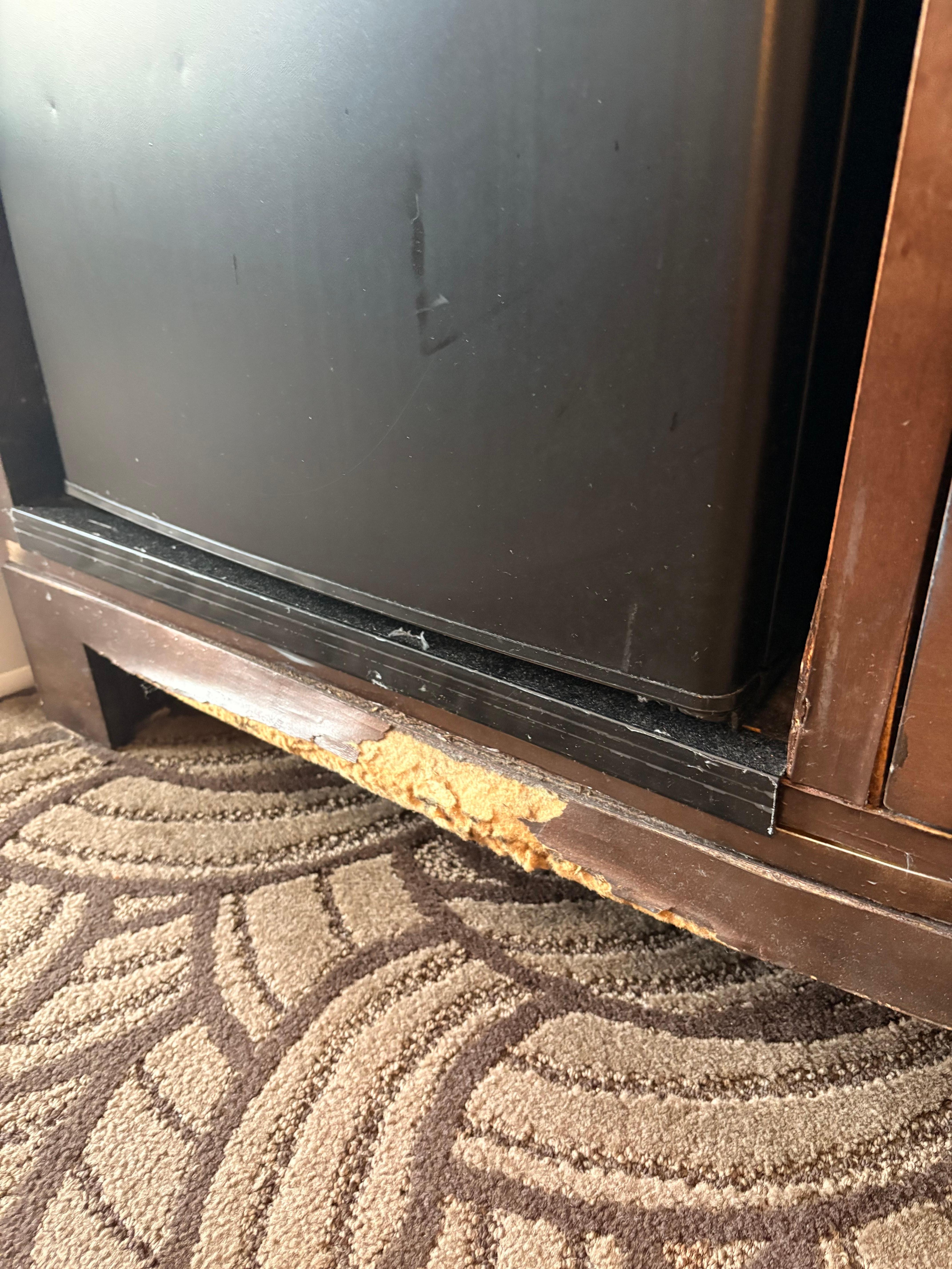 Moveis velhos do quarto 