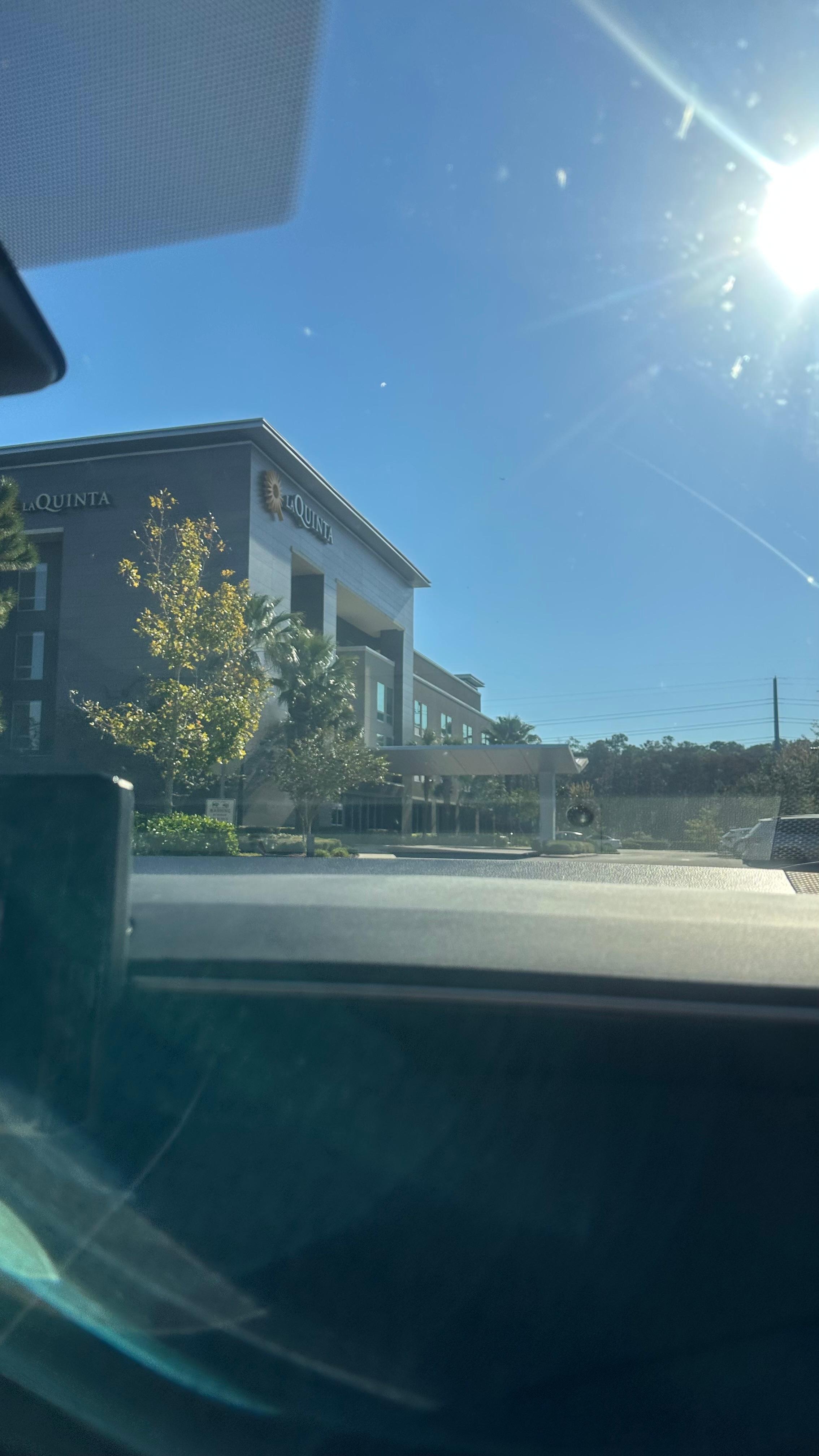 Entrada, buena apariencia.