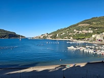 Albergo molto carino, confortebole, pulito, perdknale molto cordiale...posto e posizone top! Più adatto a famiglie meno ai giovani.