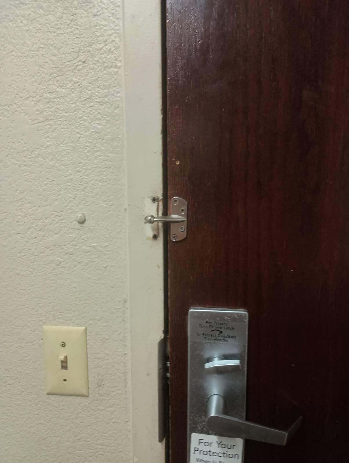 Additional security lock missing