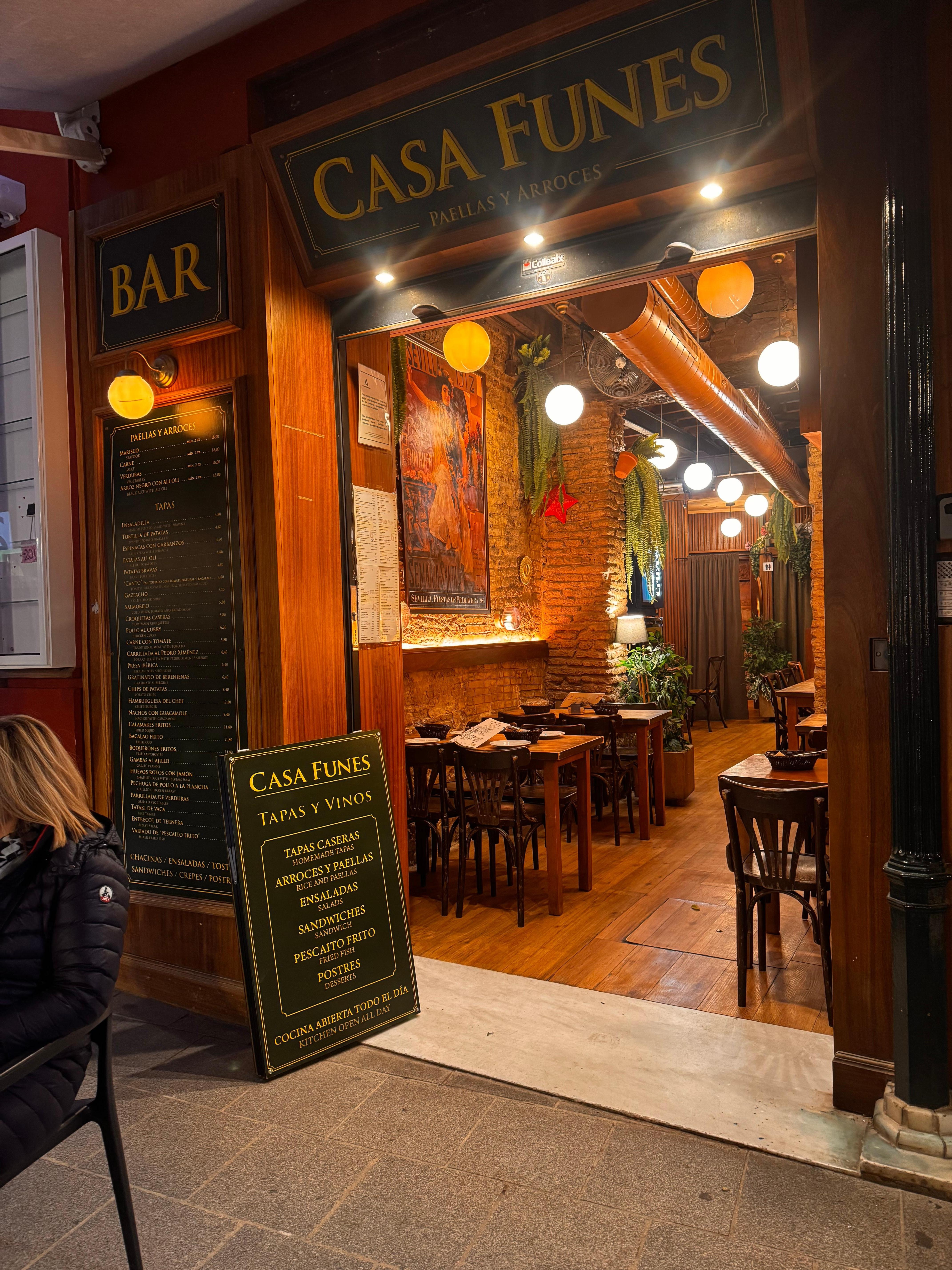 Restaurant in the evening 