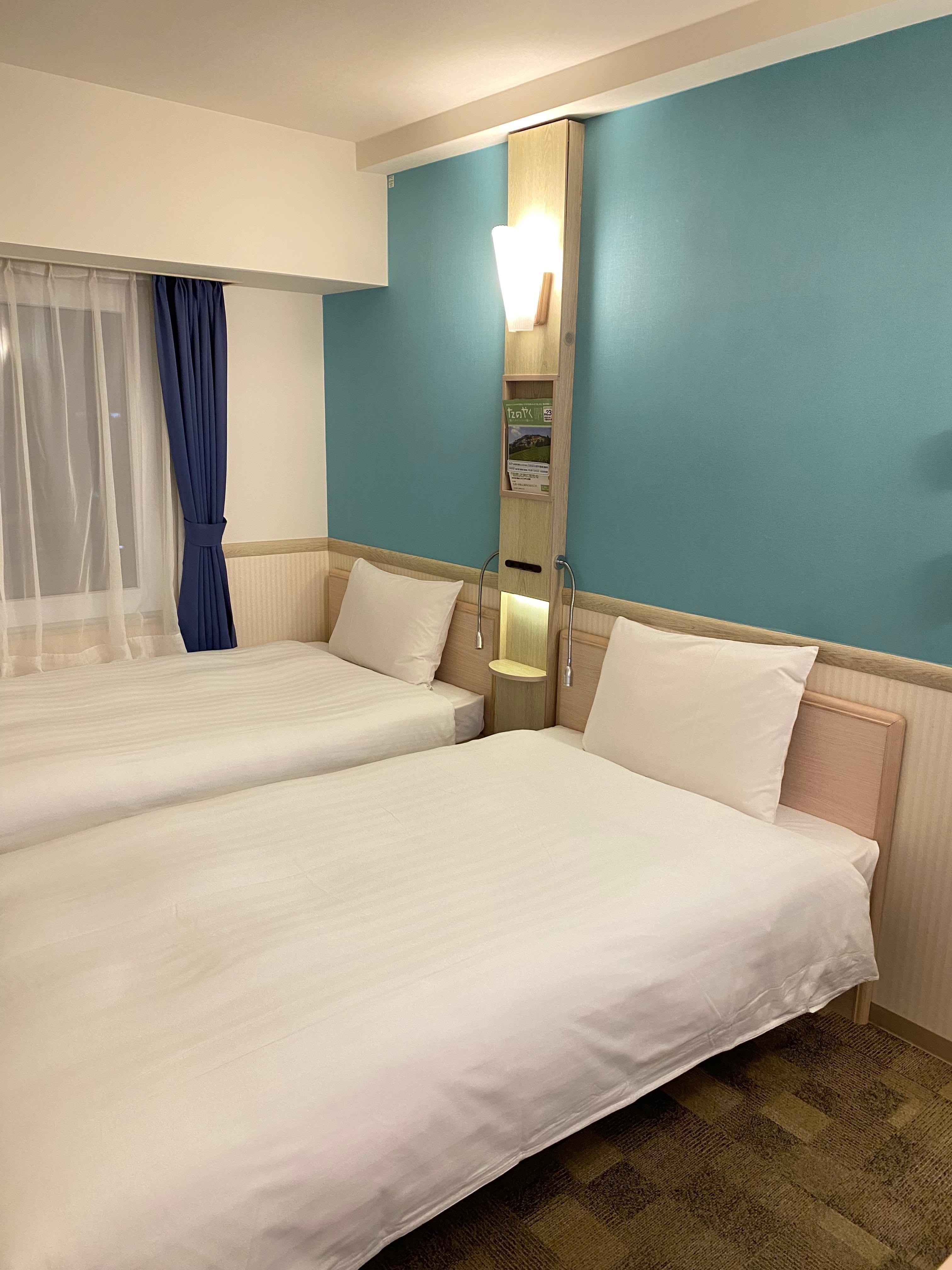 クロスの色がとても素敵です。リネンの白と相性バツグン！