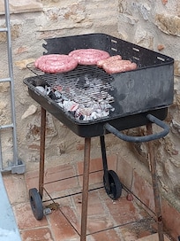 Dispone de barbacoa