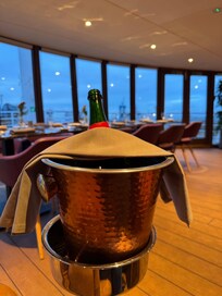 Champagne to start the evening!