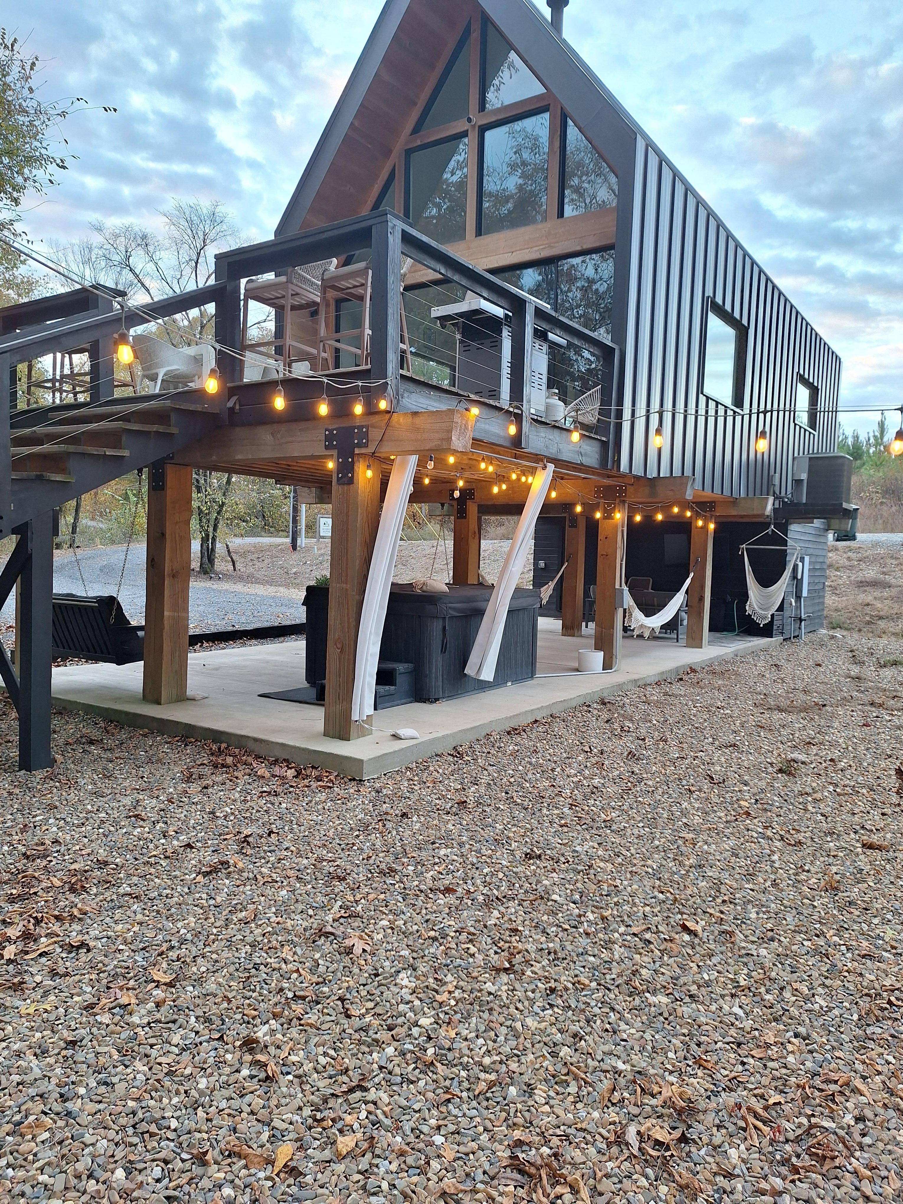 Wonderful hot tub, outdoor TV, lot's of seating. 