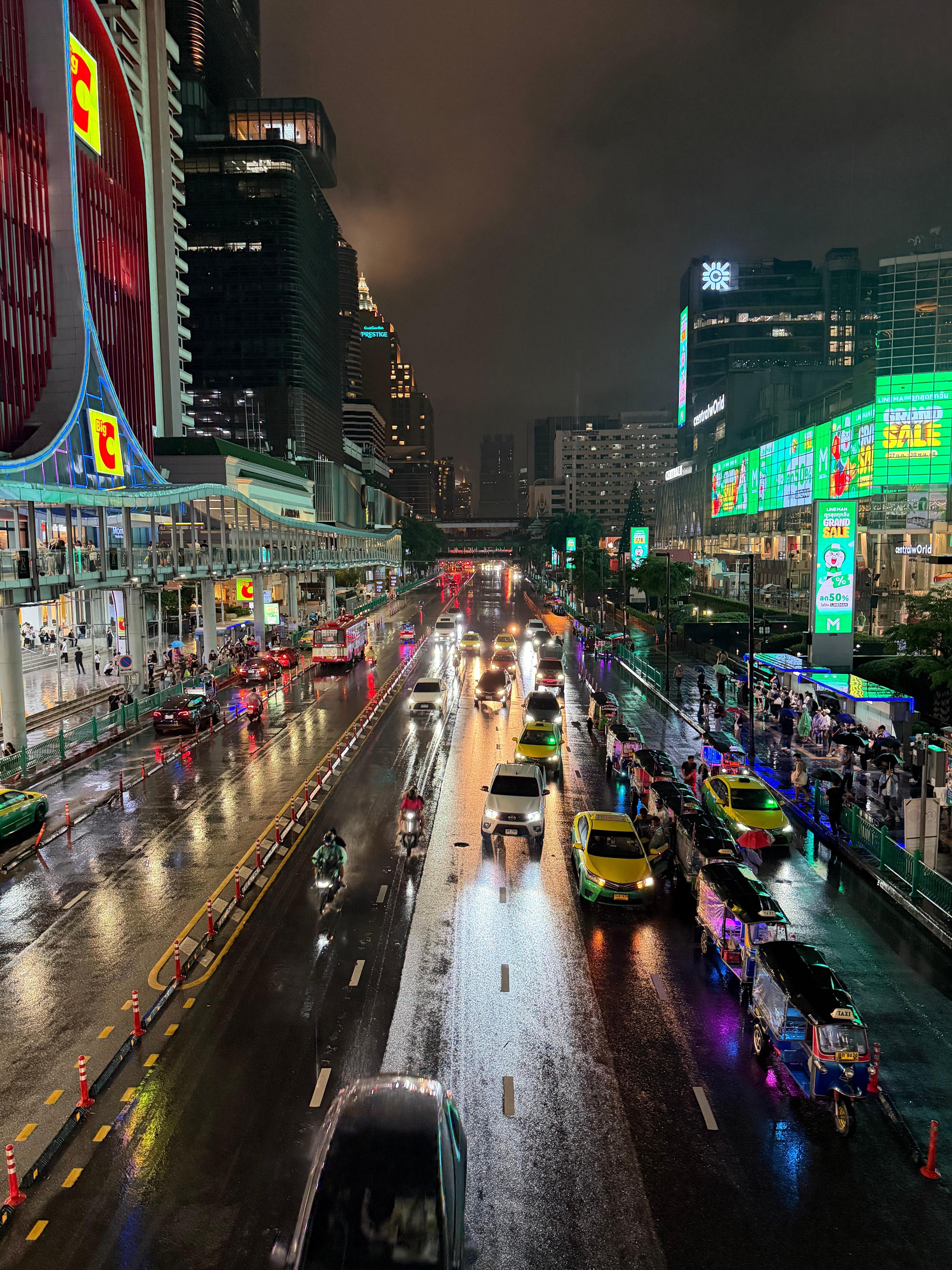 Walk to mall across street