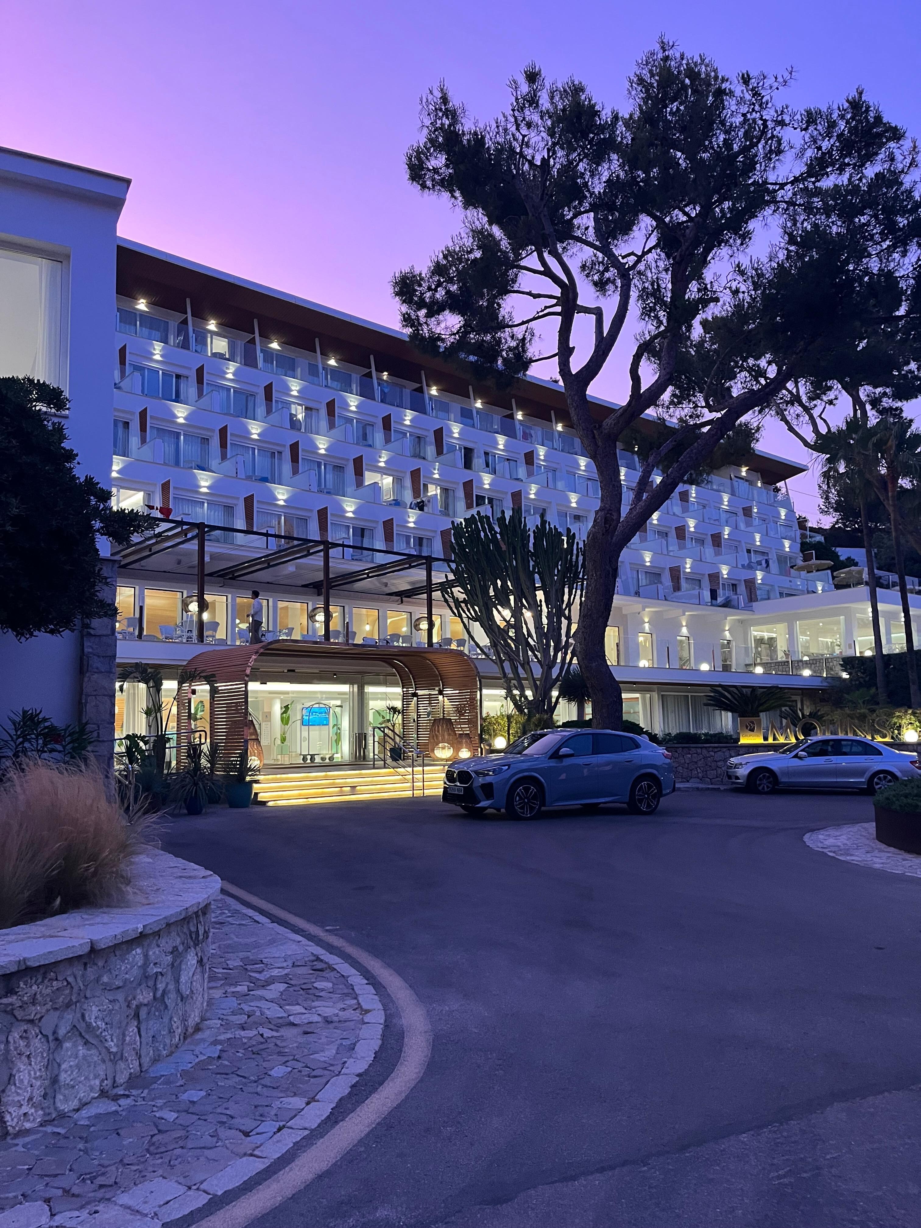 Front of hotel 