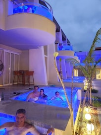 Piscina privada do apartamento