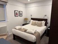 Nice bedroom - quiet and comfortable bed
