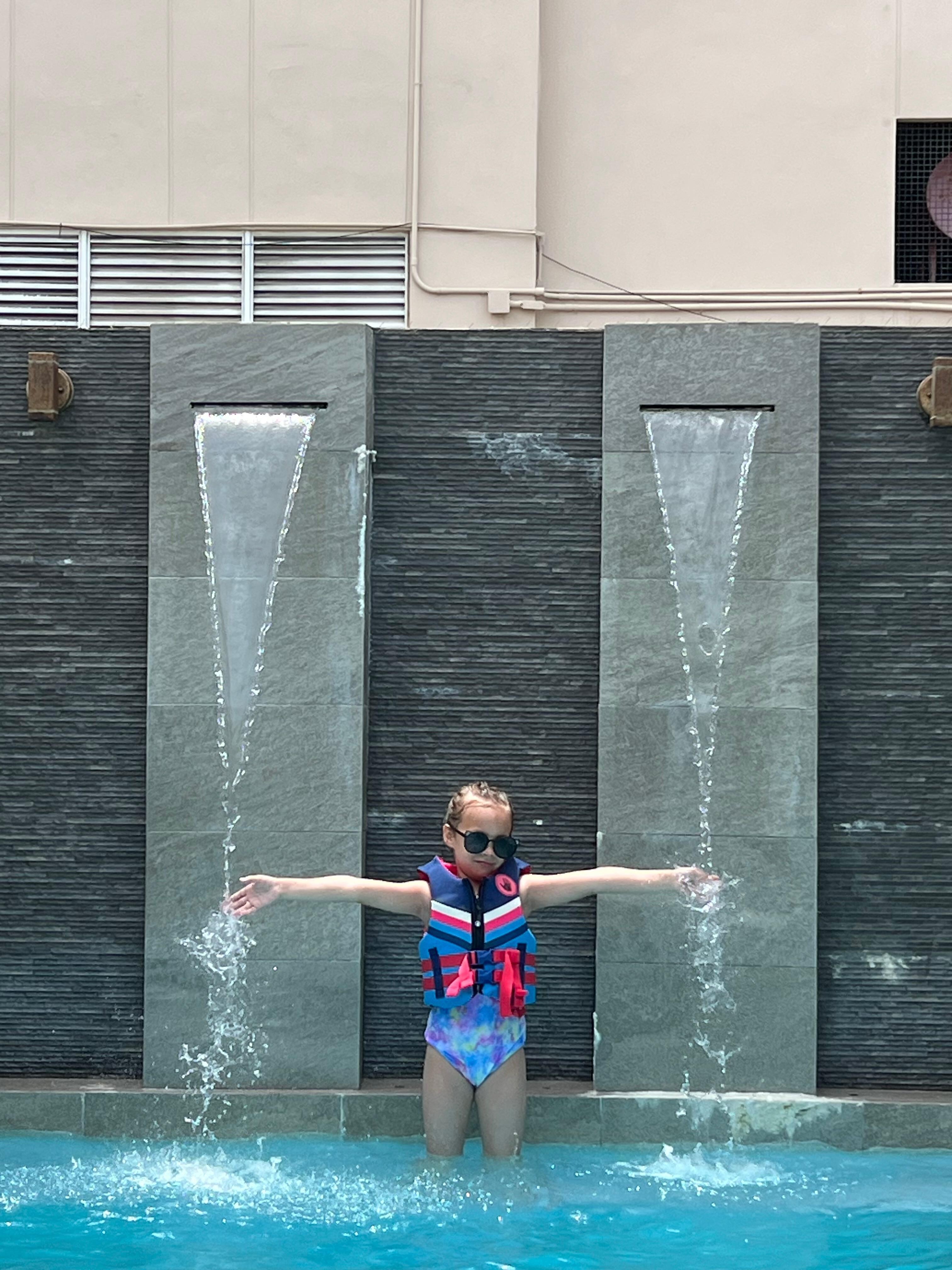 Pool fountains