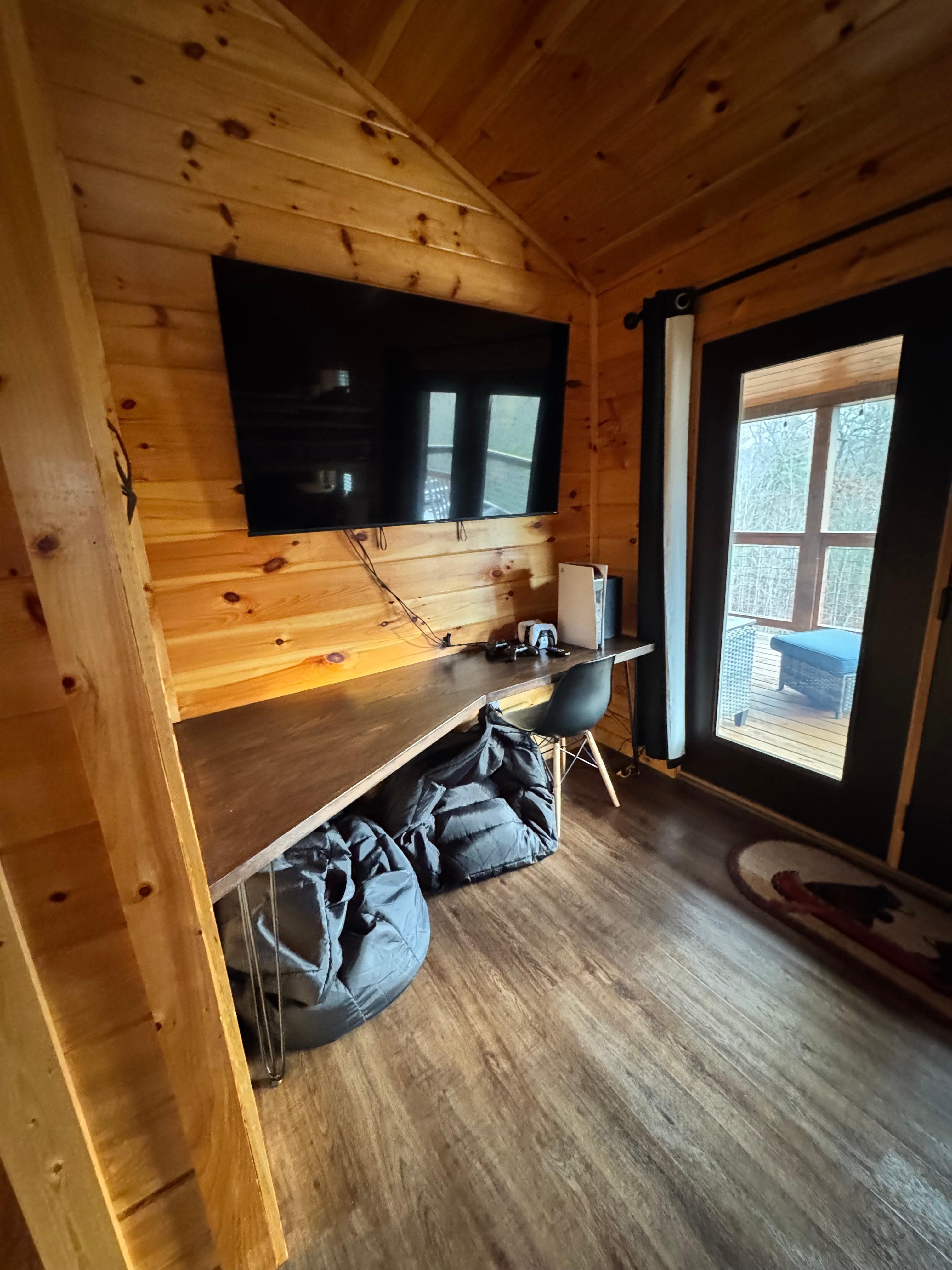 In Third floor bunkbed room 