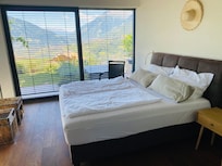 Die Schlafzimmer im EG.
Hier das Hauptschlafzimmer