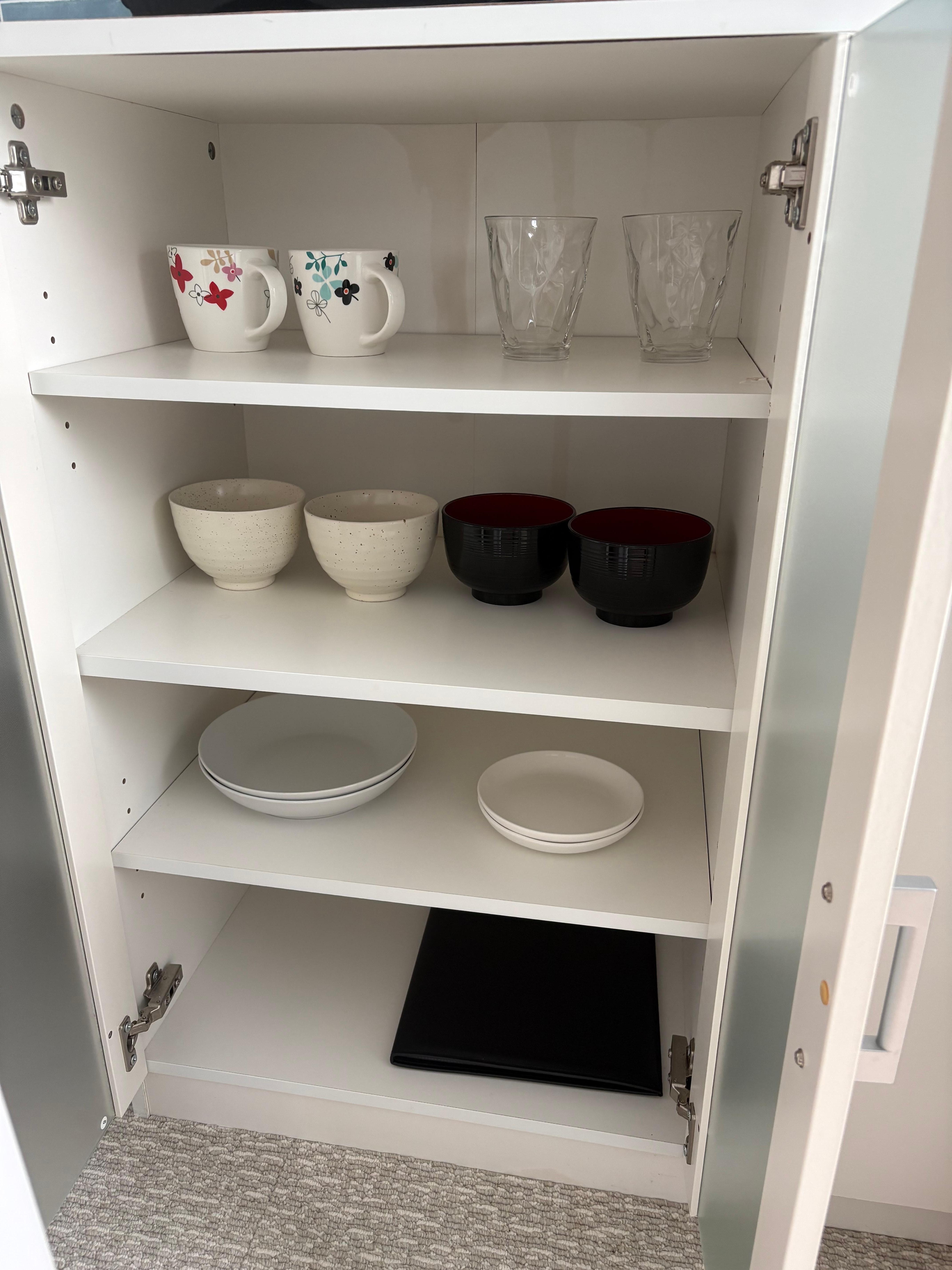 お部屋にキッチンがあって、食器も可愛い