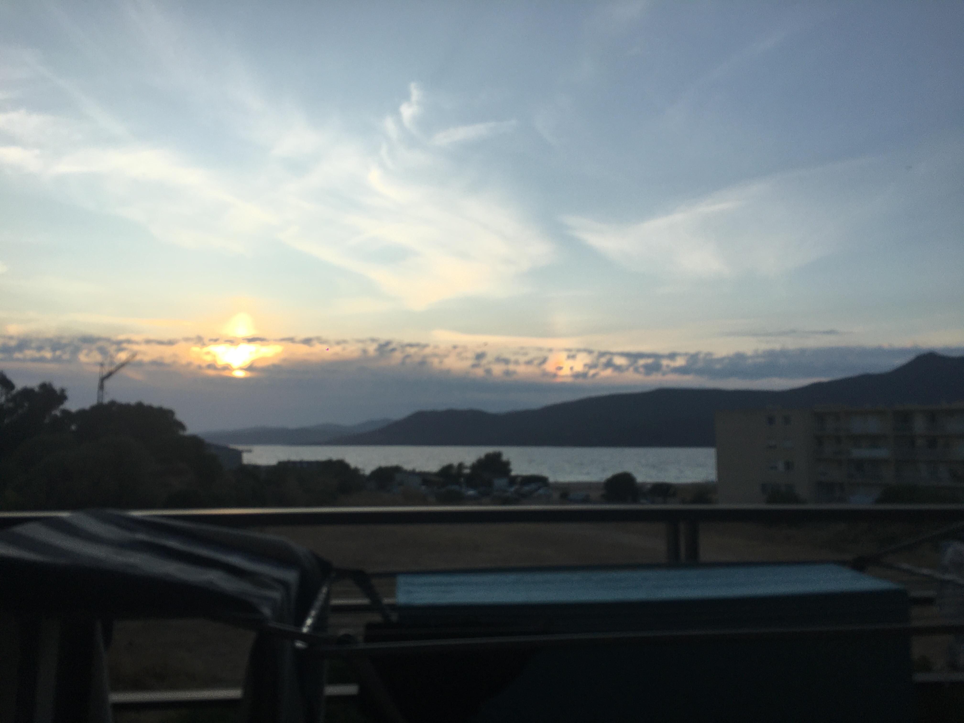 Couché de soleil vu de la terrasse