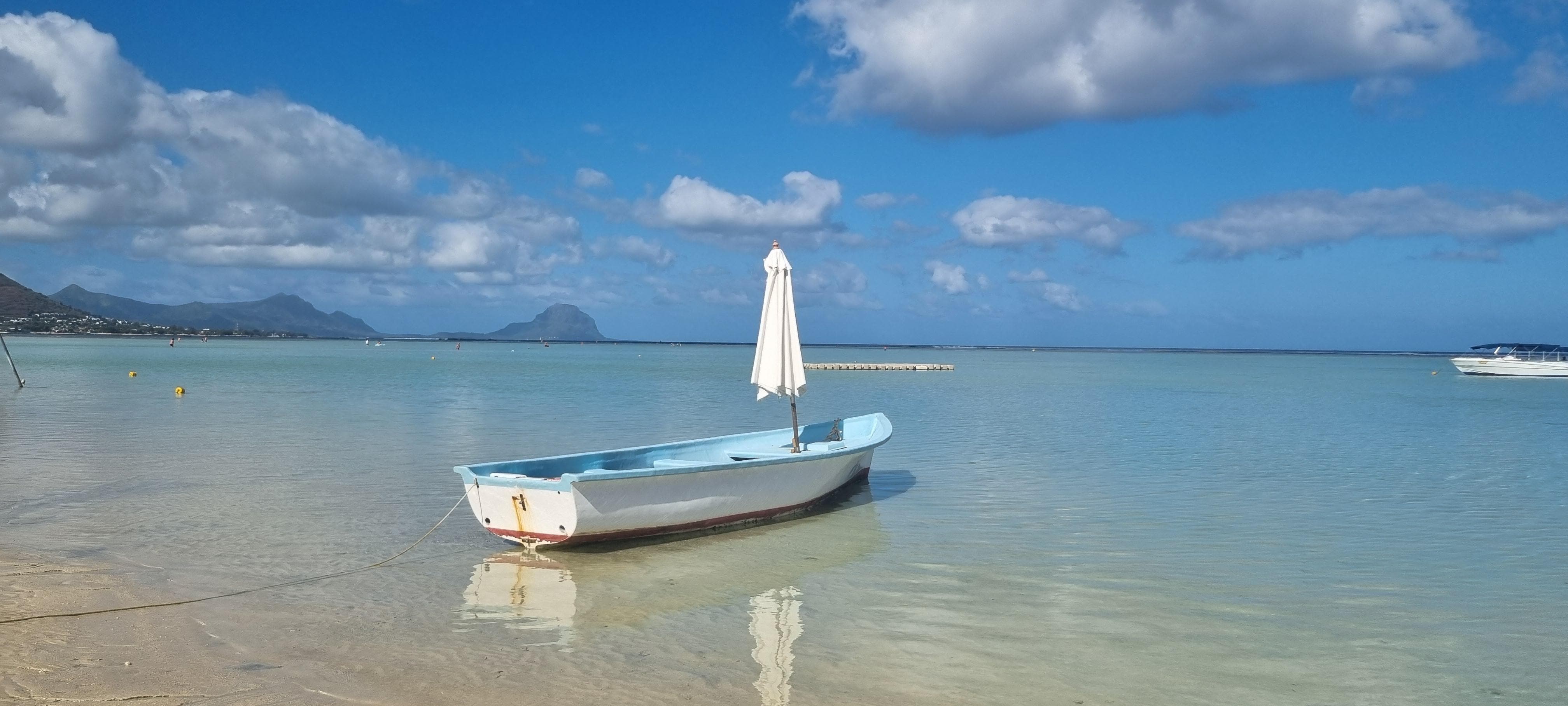 En allant par la plage à flic and flac