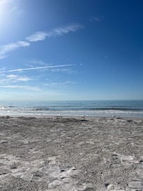 Short easy walk to gorgeous beach!!