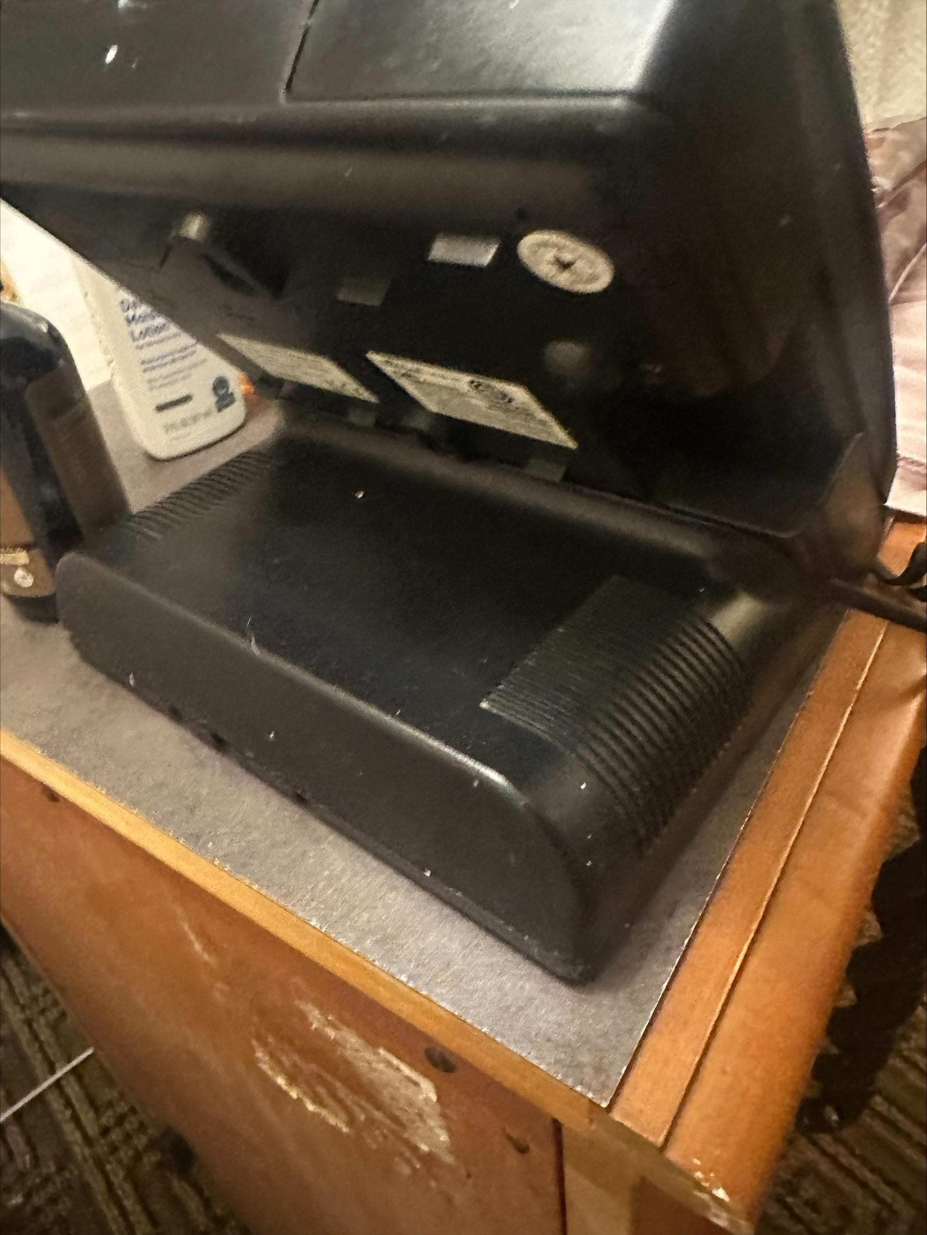 No how to contact Front Desk, Phones do not work