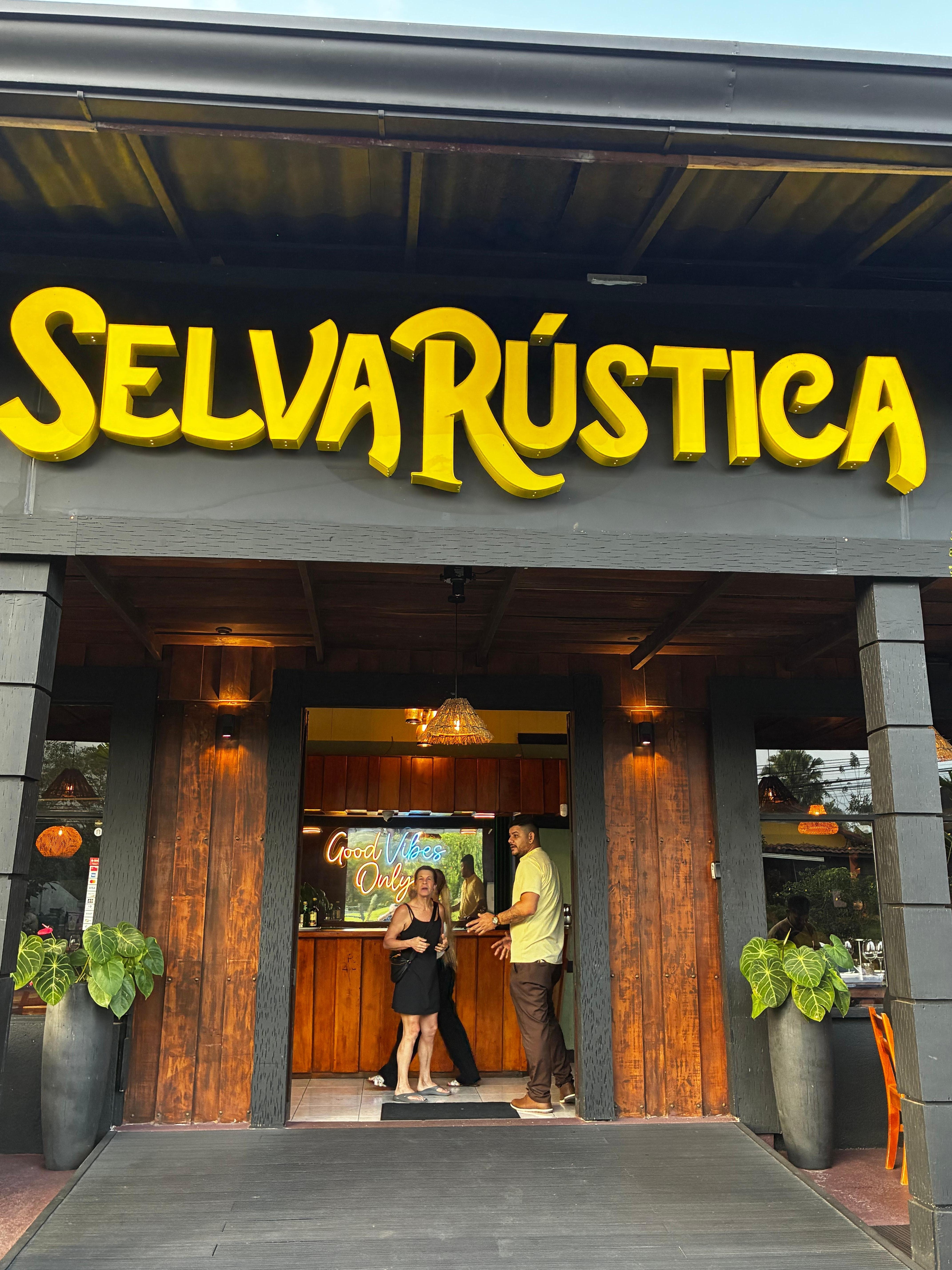 Selva rustica has excellent service and really great ceviche!