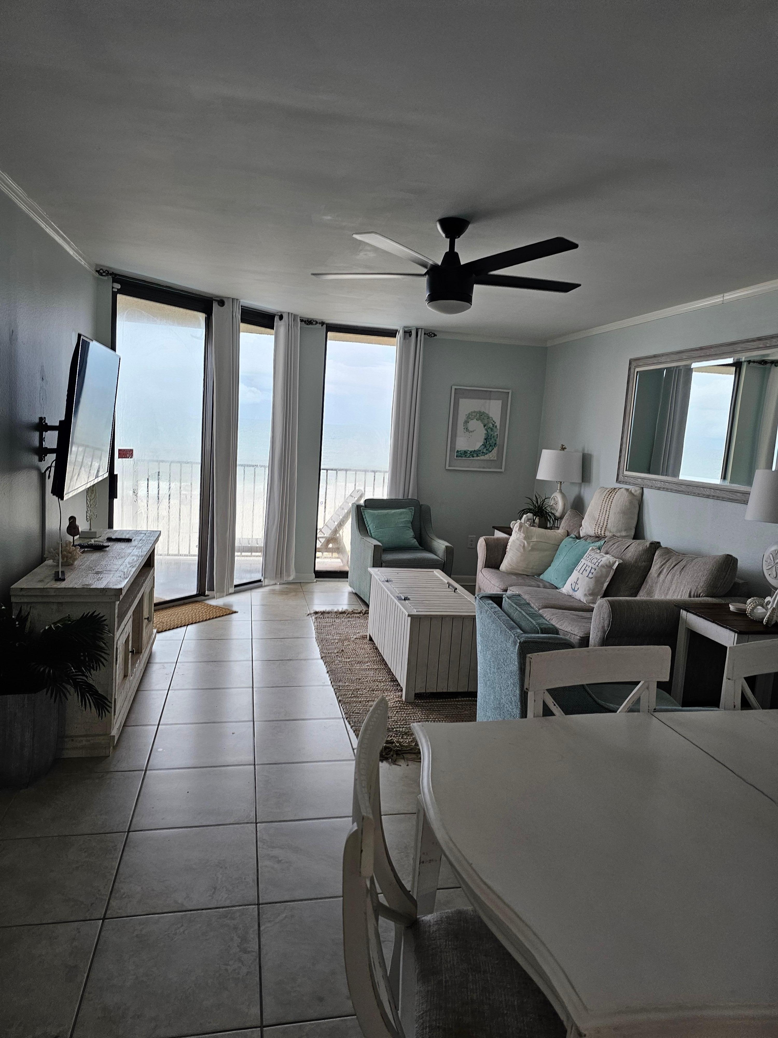 Living area which is very nice! 