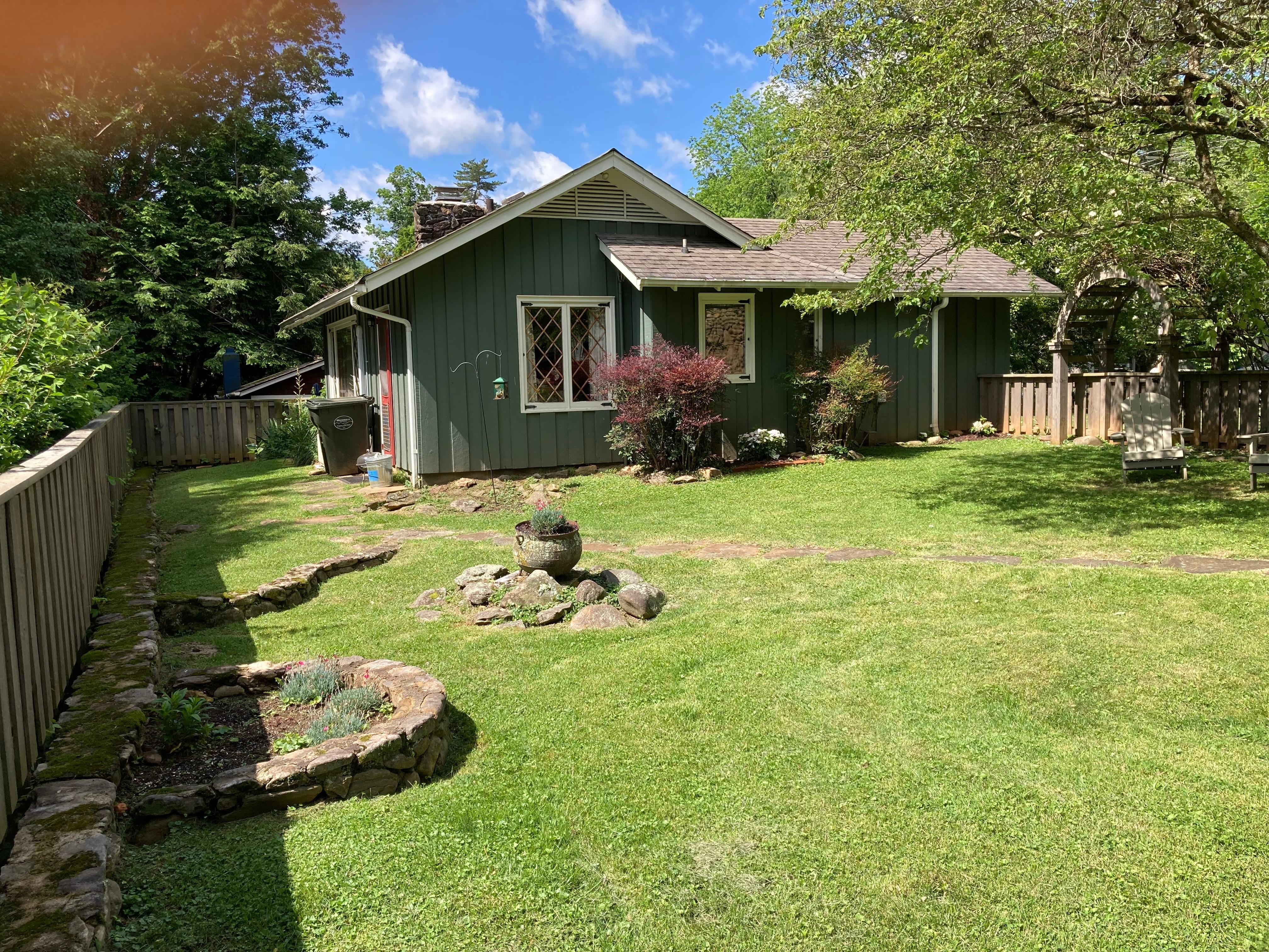 Picture of cottage from back yard