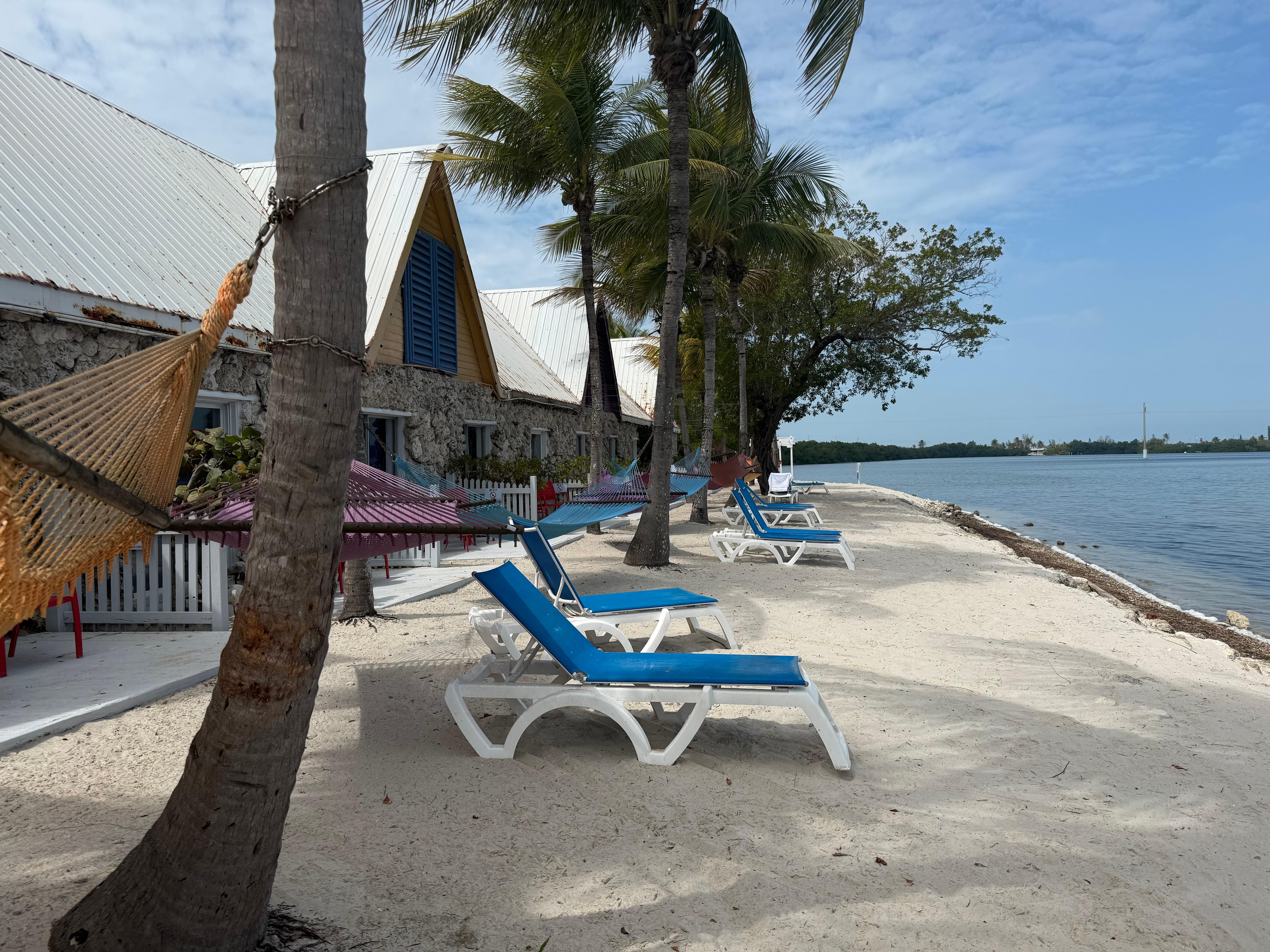 Nice hammocks 3”everywhere, chairs etc 