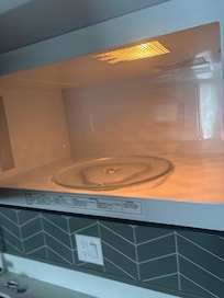 Clean microwave no smell