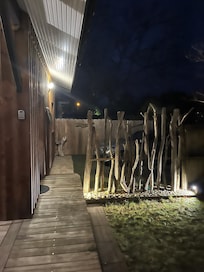 Entrée avec l éclairage le soir