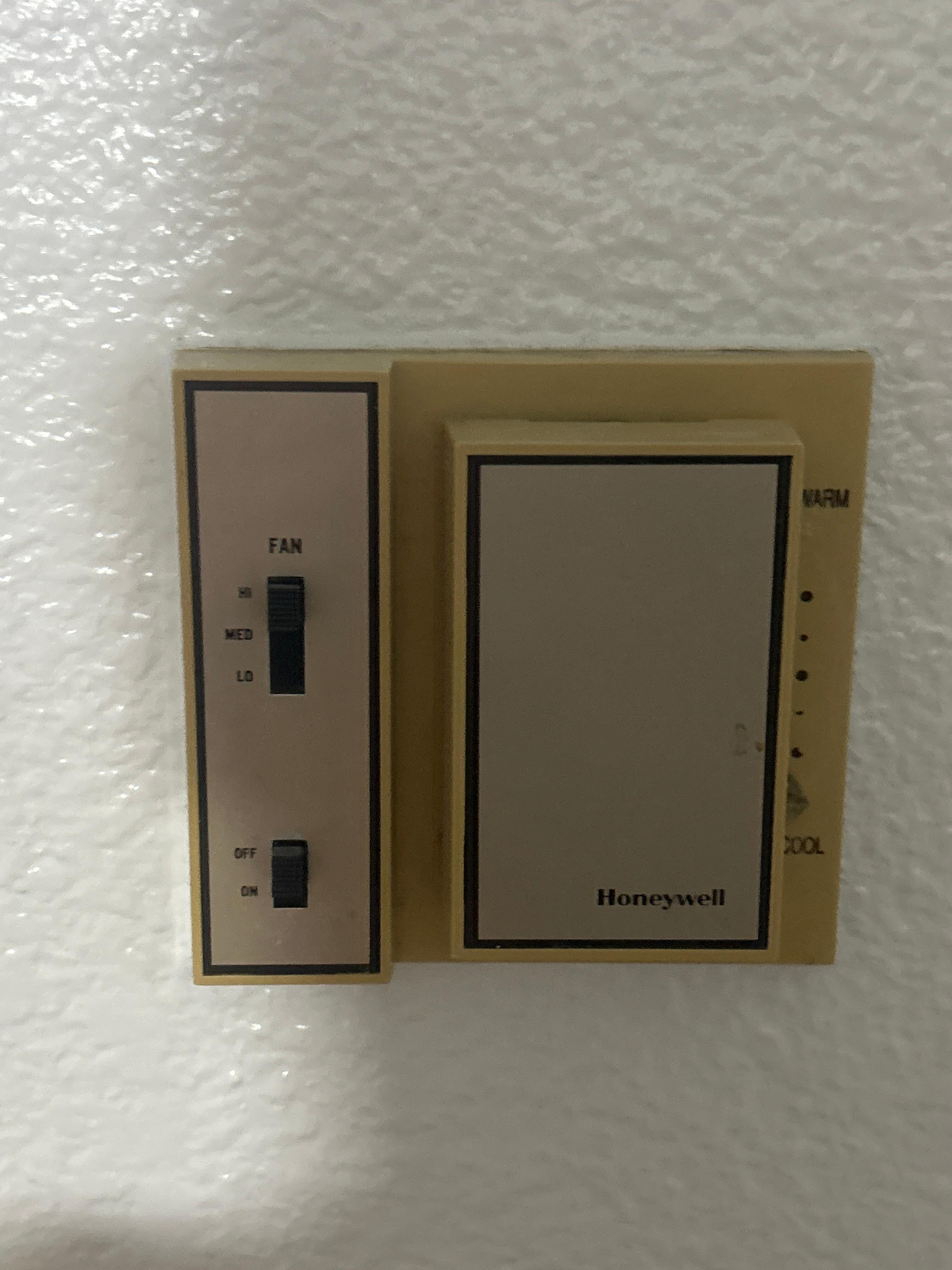 Old thermostat that dosnt work its hot 🥵 