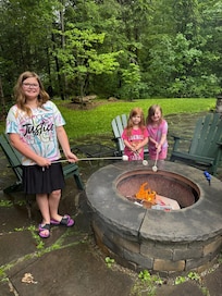 Sâmores at the fire pit