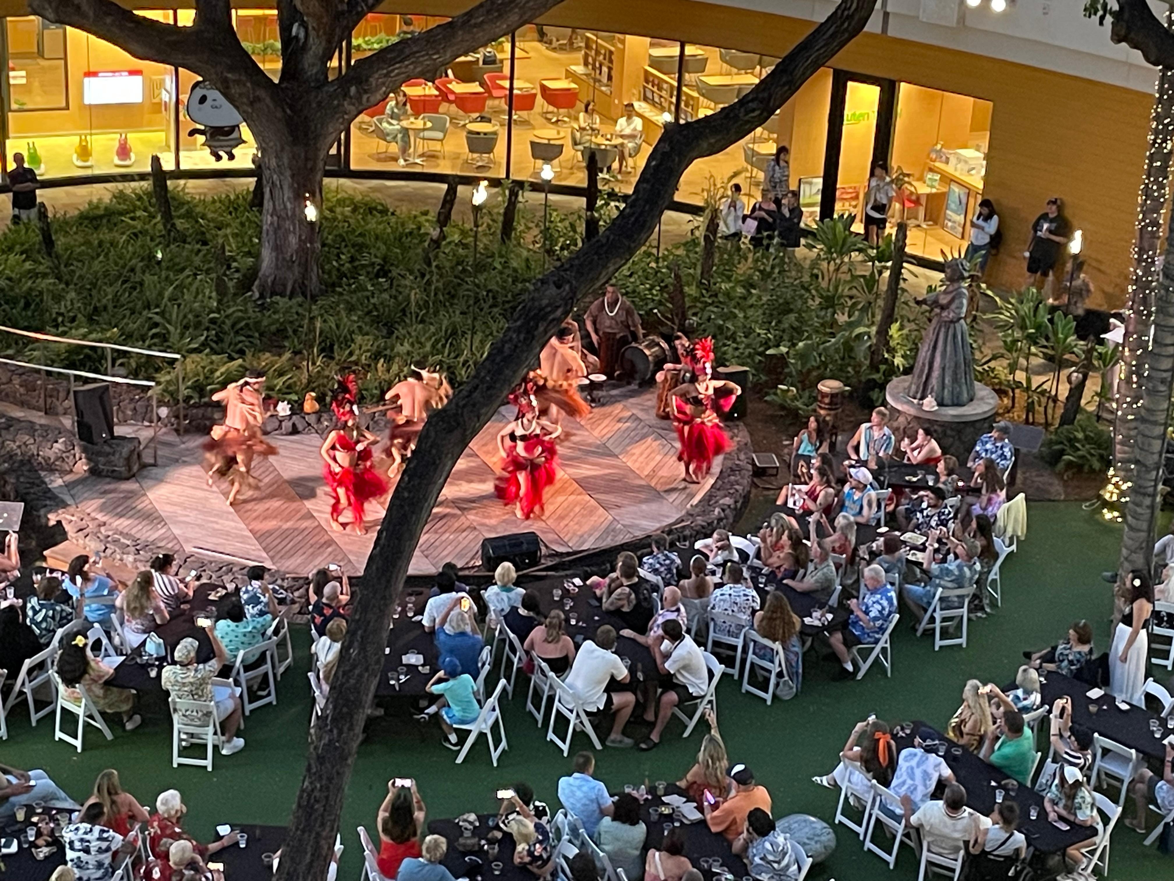 International market has shows next to the hotel