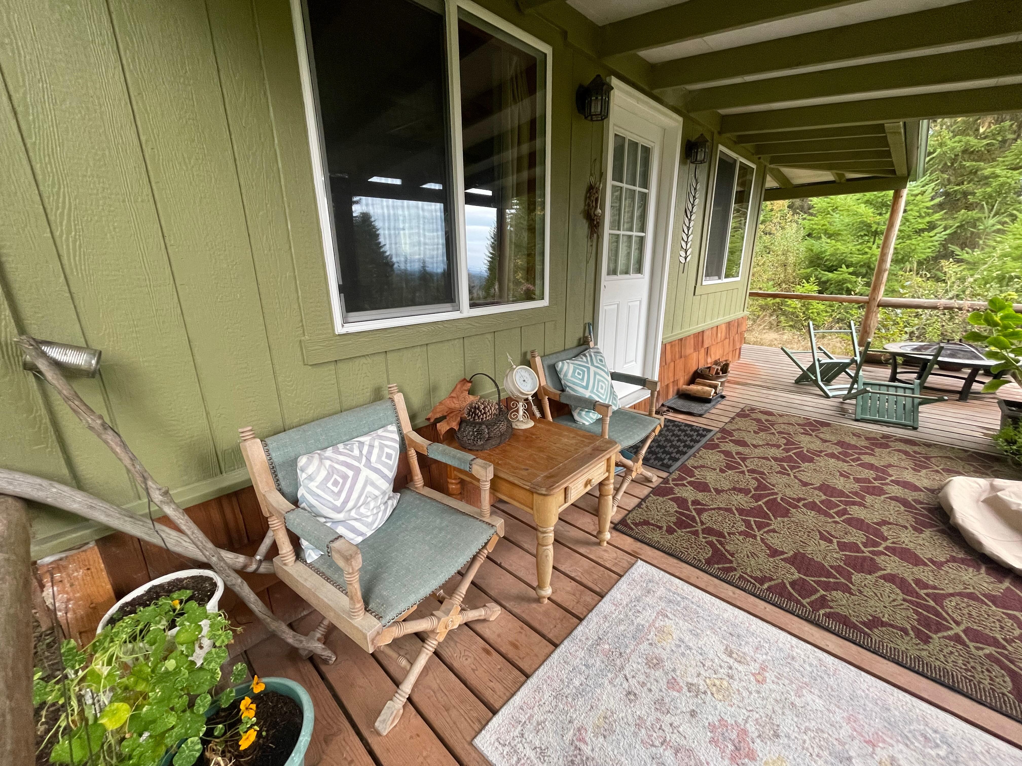 Cabin porch was charming and cozy like the inside. The pictures on VRBO don't do the cabin justice. 