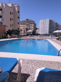 Super sauberer Pool Wassertiefe 1m bis 2 m