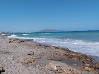 Playa justo enfrente del hotel.