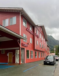 The front of the hotel where you enter.