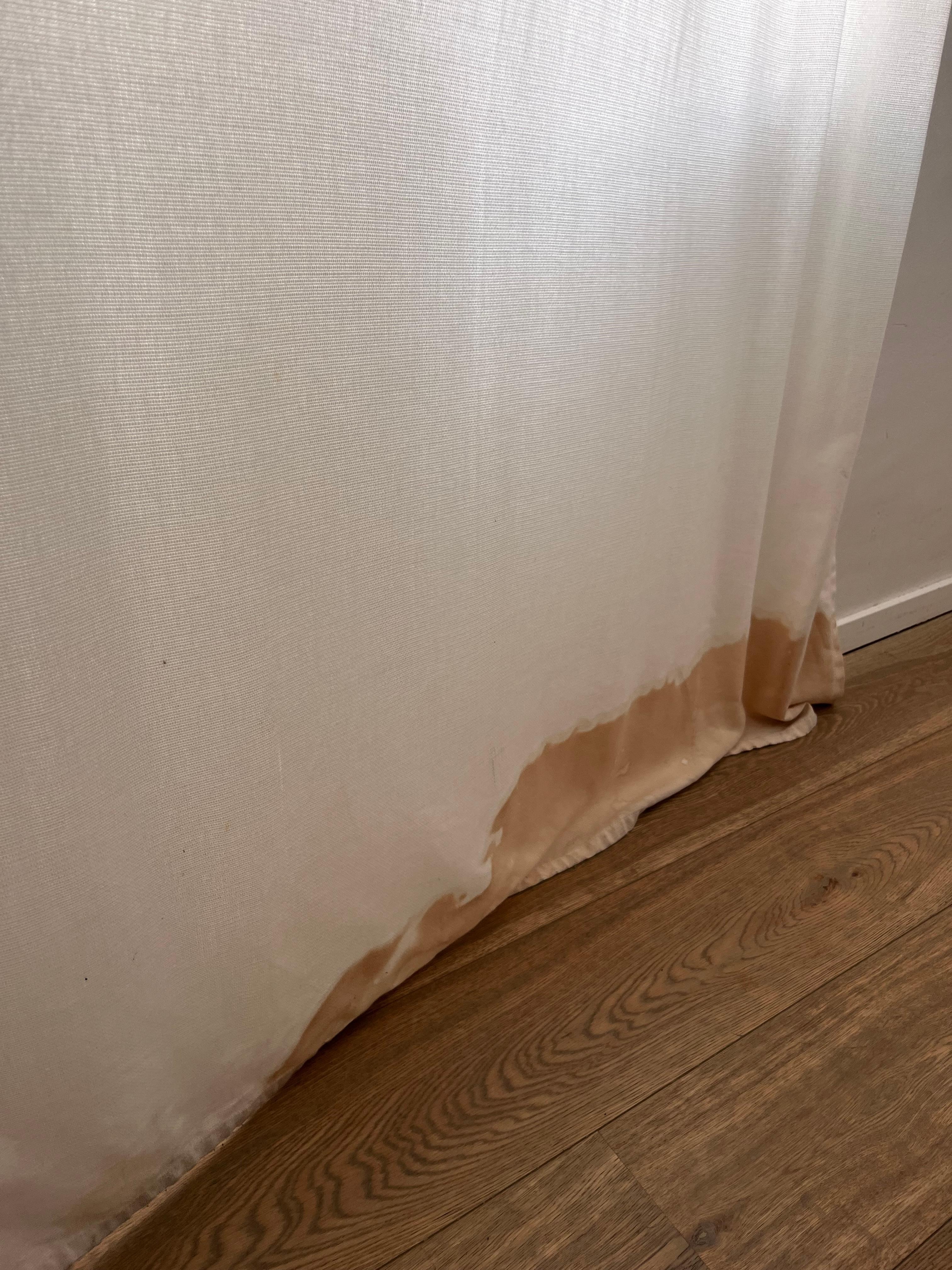 Las cortinas…puag🤢🤮